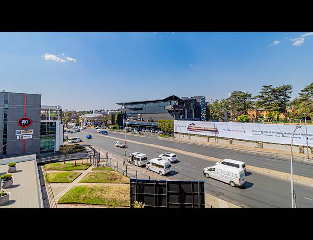 3,330M² OFFICE TO LET IN ROSEBANK
